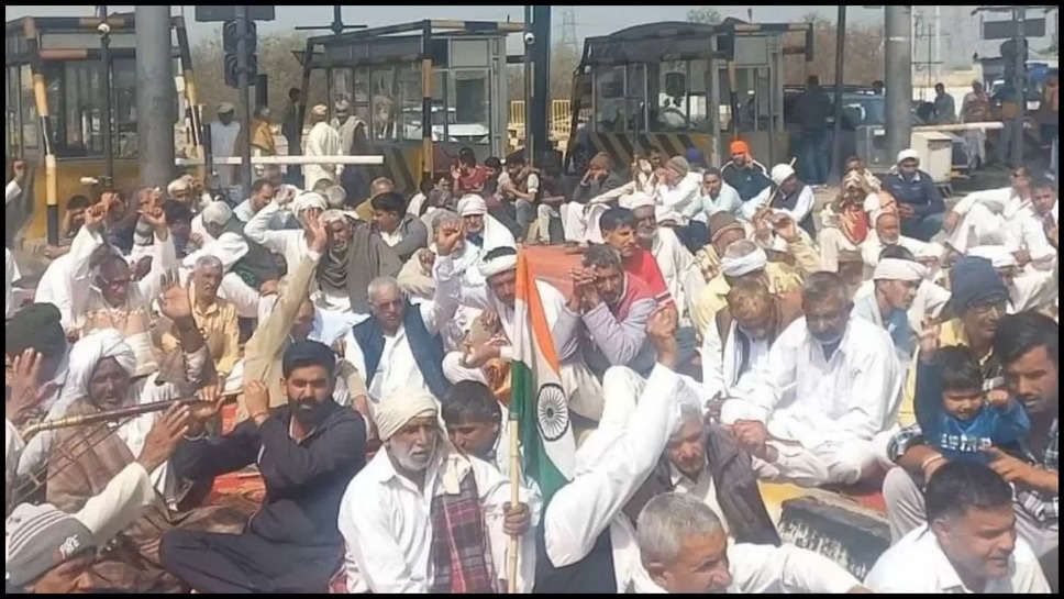 haryana ,jind ,uchana ,khatkad toll ,kisan andolan ,farmers protest ,government , agitation ,Jind News, Delhi Patiala NH,  Khatkar Toll Plaza,  Farmers Protest, Vehicle Toll Free. Haryana News ,haryana breaking News ,jind news ,jind breaking News ,हरियाणा,हरियाणा खबर, किसानों का धरना,kisan andolan news today ,farmers protest News today ,today farmers protest ,आज किसान आंदोलन,हिंदी न्यूज़,