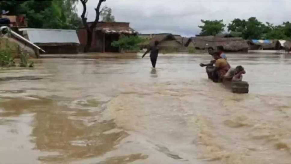 up , rain , imd alerl ,uttar pradesh ,weather ,flood ,flood in up ,up flood ,up flood news, lakhimpur kheri flood , uttar pradesh flood , death due to natural calamity in up , up lightening deaths , यूपी बाढ़ , यूपी में बाढ़ से 16 जिले प्रभावित ,up weather news ,up news ,uttar pradesh news ,up rain alert ,up weather update ,up weather forecast ,हिंदी न्यूज़,imd rain alert ,up breaking News ,up news today ,mausam update ,rain predictions ,weather predictions today , 