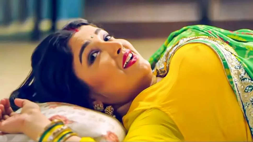 Amrapali Dubey Video